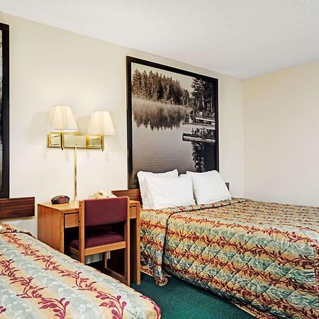 Super 8 By Wyndham Rogers Minnesota Exterior photo